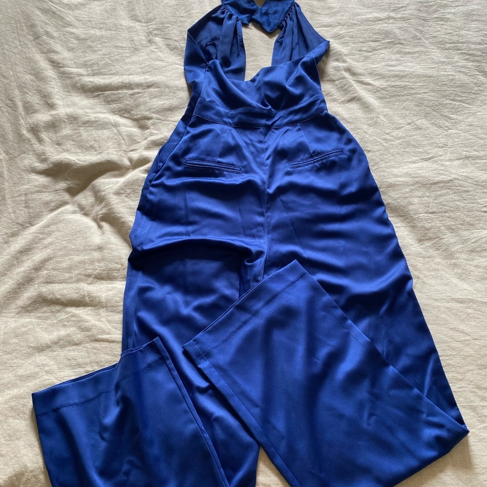 Sleeveless Halter Jumpsuit - Picture 7 of 8